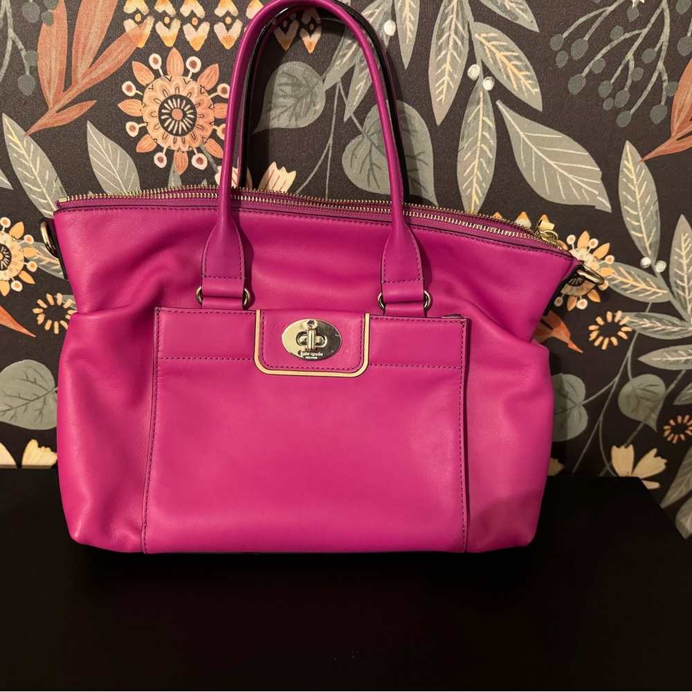 Elegant Pink Leather Kate Spade Handbag with Crossbody Strap